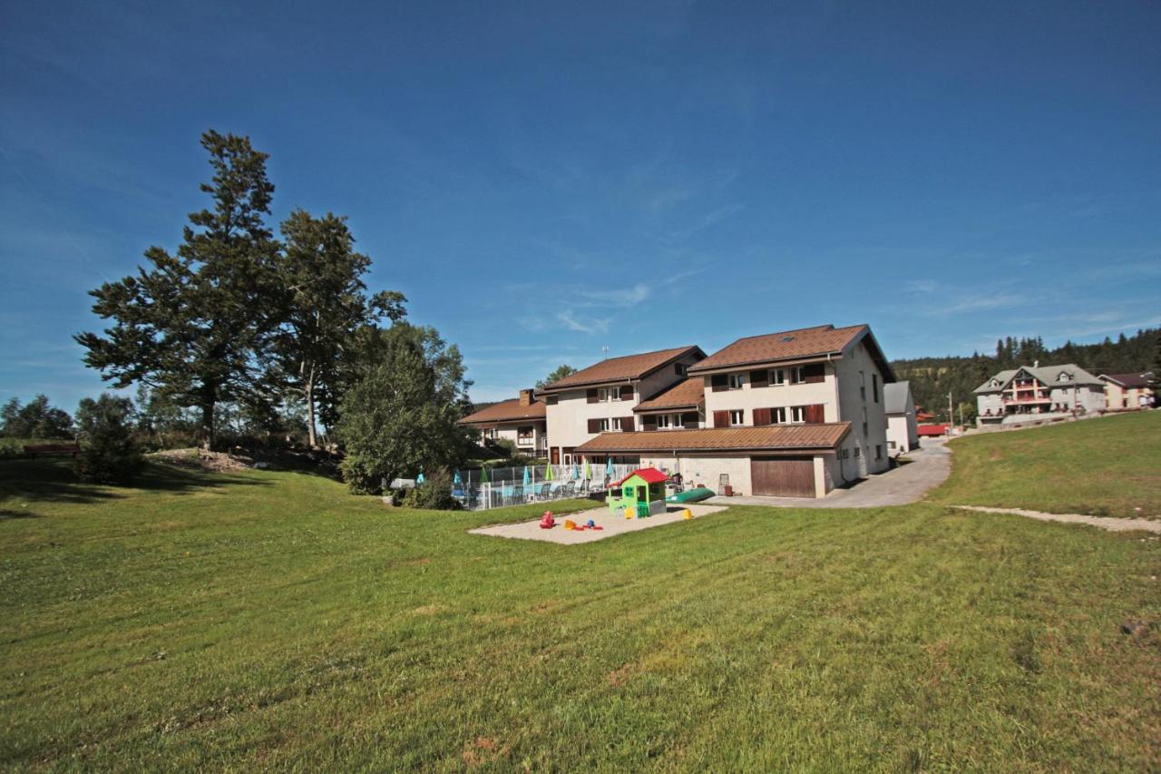 Village De Vacances Les Chevreuils Bellefontaine  Exterior photo